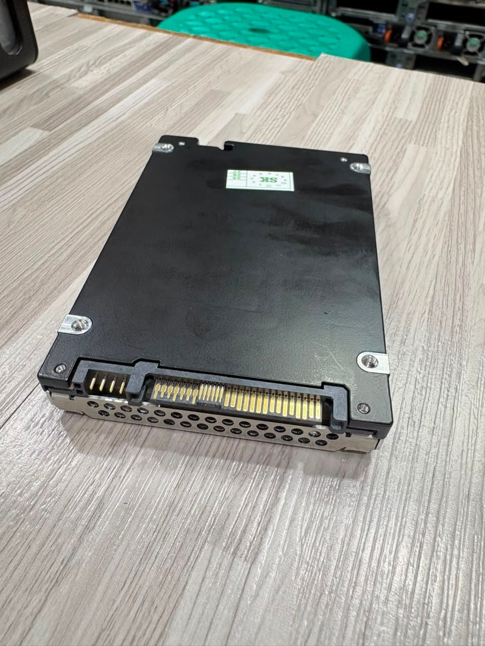 SSD Server Dell EMC 1.6TB SAS 24Gbps Enterprise - Second Health 100% - Image 2
