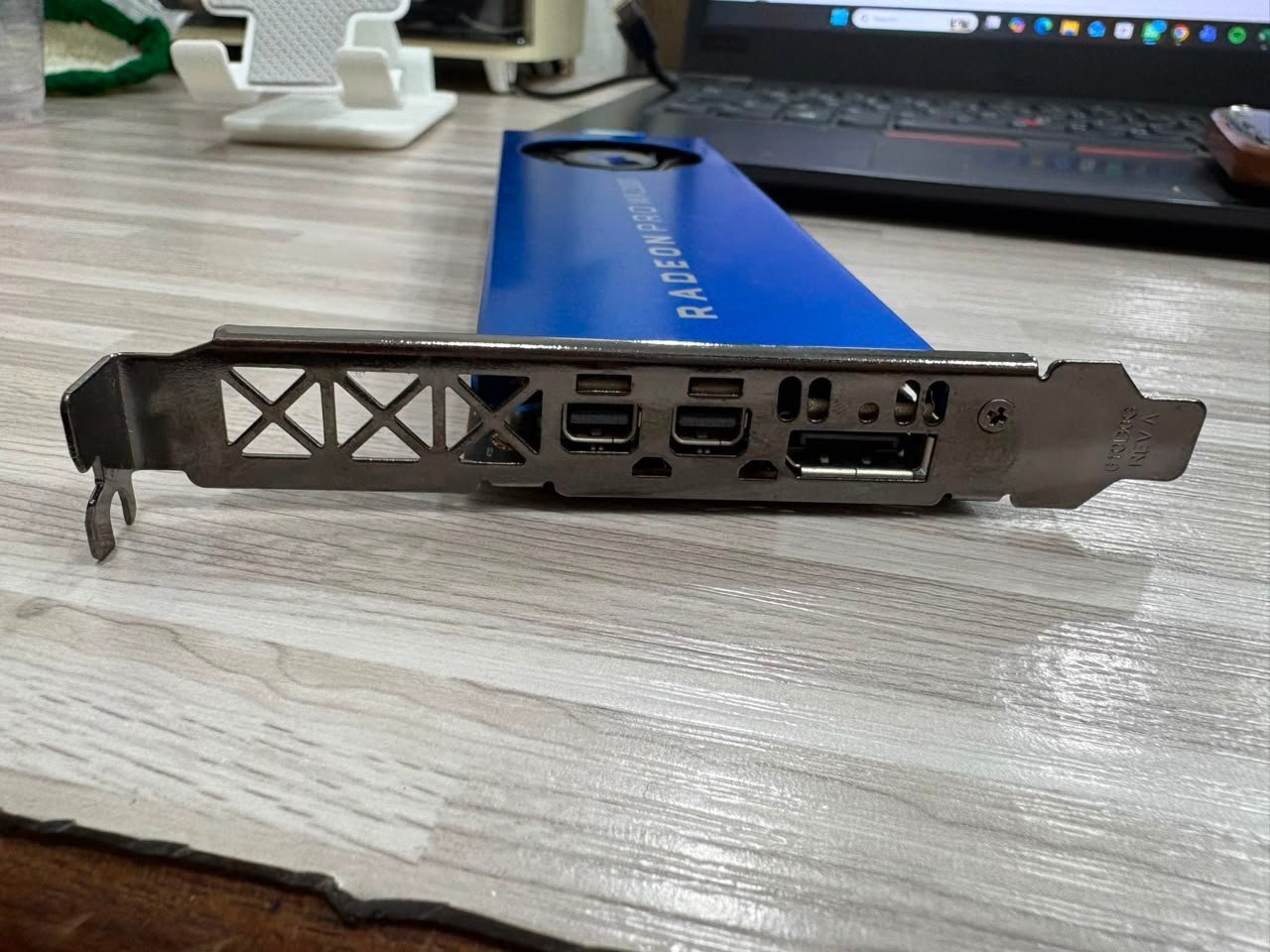 VGA AMD RADEON PRO WX 2100 2GB GDDR5 - Image 4