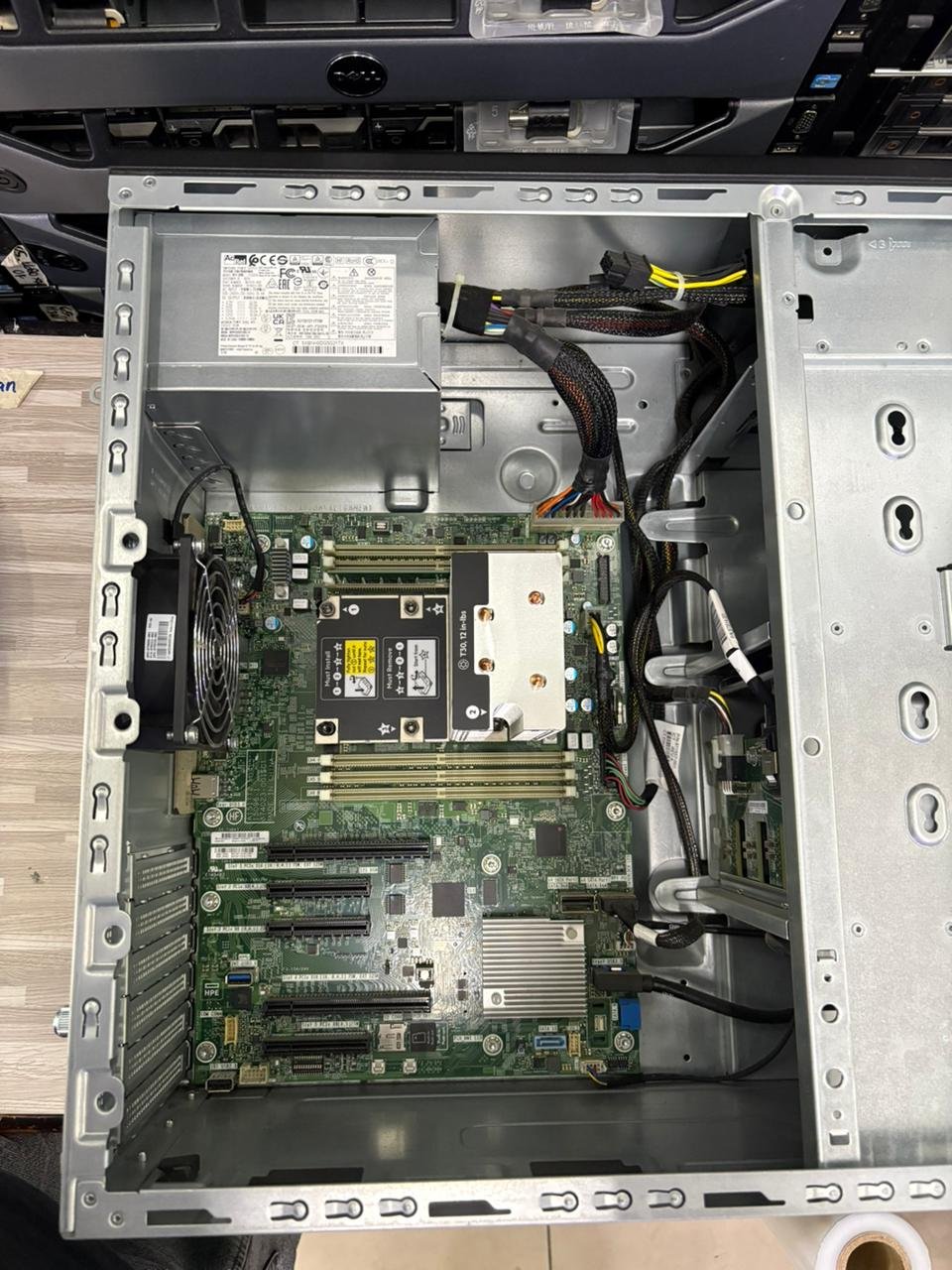 Server HPE ProLiant ML110 Gen10 Xeon Silver 4208 Smart Array S100i - Image 2
